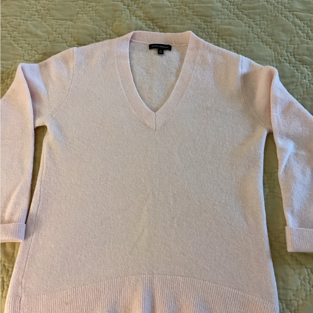 Banana Republic V neck sweater